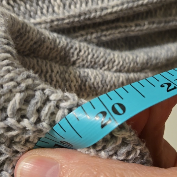 🎯Old Navy Cable Knit Sweater - Picture 5 of 6